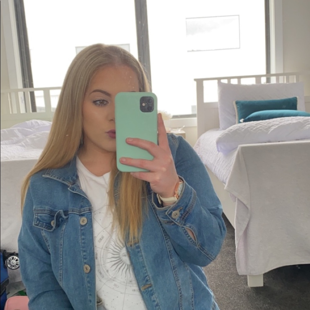 Meet your Posher, Hannah